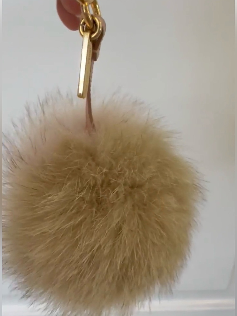 Fendi Pink/Tan 100% Fox Fur Pom-Pom Bag Charm/Key Ring. Gold Hardware. Full Set. - Picture 4 of 7